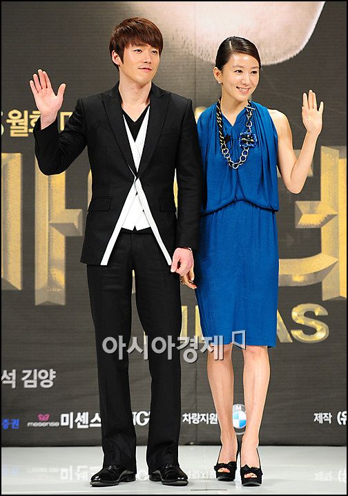 [포토]장혁-김희애 '잘 어울려요?'