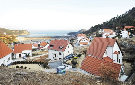 [당당한 인생2막 50+]“평생연금·펜션 운영 넉넉한 삶 천혜의 자연속 날마다 굿텐 탁”