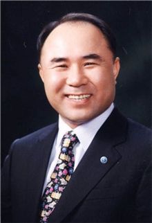 윤홍근 회장, 23일 외식산업협회 상임회장 취임