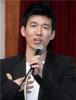 '기부천사' 가수 션 영등포아카데미서 특강