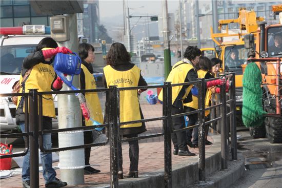 서초구 일대 대대적인 봄 맞이 대청소 