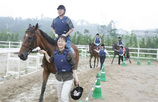[주말레이싱] 짜릿한 학교 체육 "말(馬) 되네" 