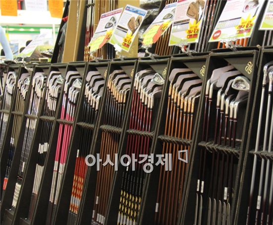 [포토]'이렇게 싸게?', 세계 최고 골프 클럽을 한번에...