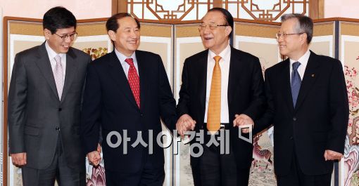 [포토]활짝 웃는 통신업계