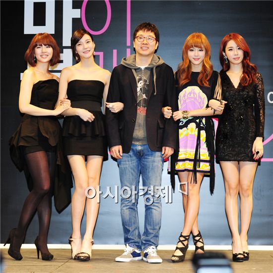 Yoon Eun-hye, Park Han-byul, director Heo In-moo, Cha Ye-ryun and Yoo In-na [Park Sung-ki/Asia Economic Daily]