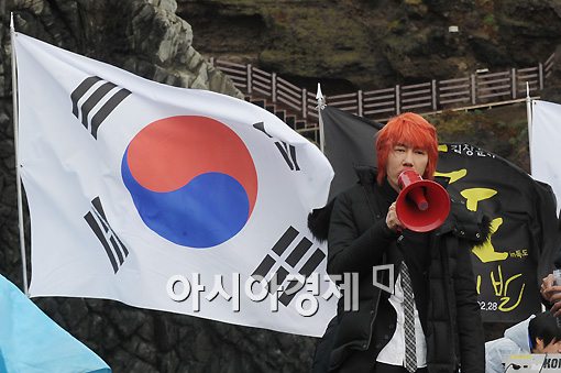 [포토]김장훈 '이곳이 바로 독도!'
