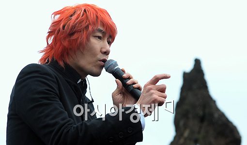 [포토]김장훈 '독도는 작은 섬이지만...'
