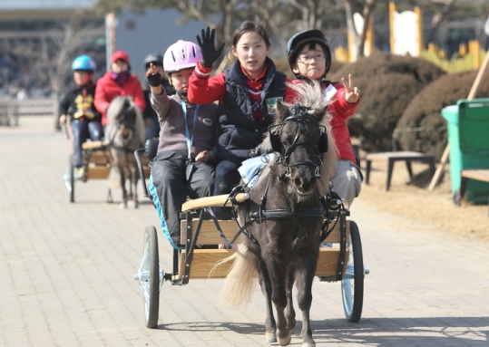 [주말레이싱] 서울경마공원에 '걸리버' 떴다