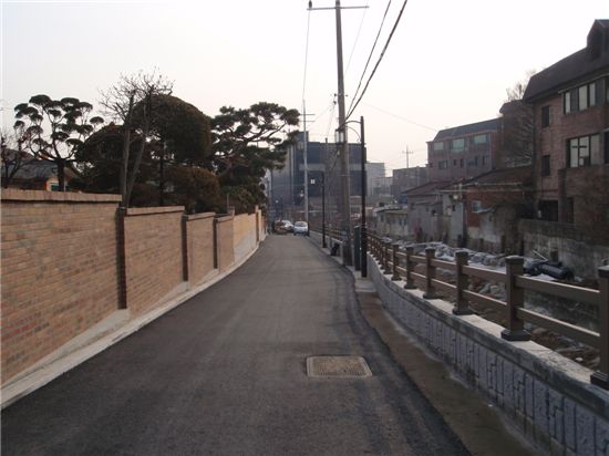 대동천변 확장 공사 후 모습 