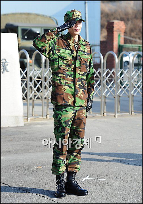 [포토]HOT 이재원 '전역을 신고합니다'