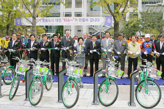 대전시 공용자전거 '타슈~'가 올 10월까지 1000대가 마련돼 많은 시민들이 탈 수 있을 전망이다. 