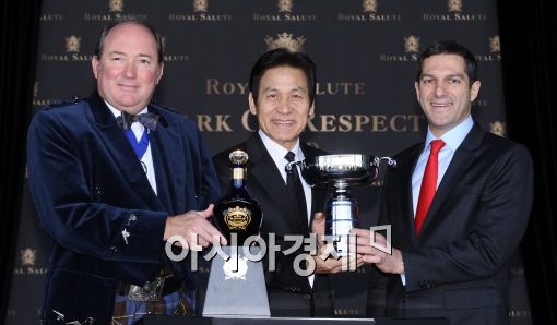 [포토]배우 안성기, 마크 오브 리스펙트 수상 