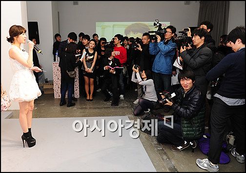 [포토]'디자이너 서인영'에 관심 쏠린 취재진