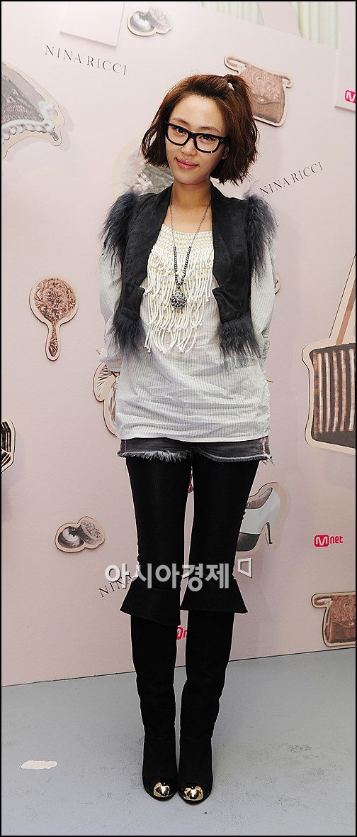 [포토]강예원 '서인영 디자이너 데뷔, 축하해'