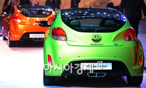 [포토] 볼룸감있는 벨로스터 뒤태