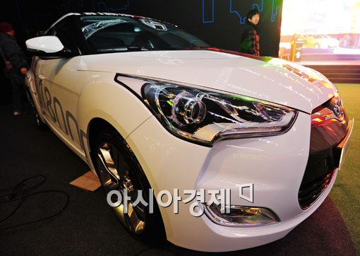 [포토] 날렵한 벨로스터 헤드램프