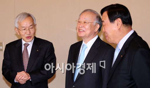 [포토] '길이 막혀.. 난 괜찮았는데..'