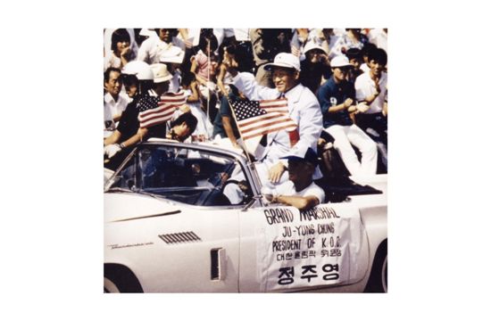 1984년 8월 LA올림픽 당시 한국의 날 행사에서 그랜드 마셜(Grand Marshal)에 추대된 아산.
