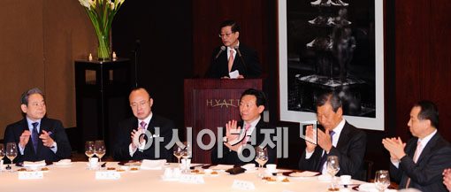 [포토] 인사말하는 김황식 국무총리