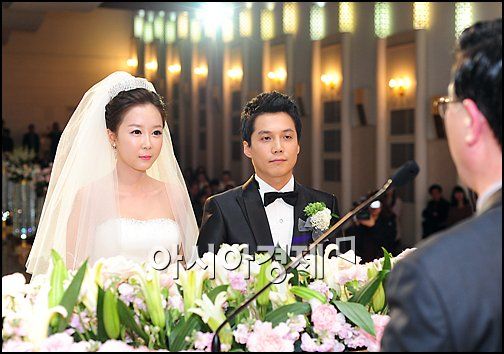 [포토]영턱스클럽 박성현-레이싱걸 이수진 '결혼, 꼭 잡은 손'