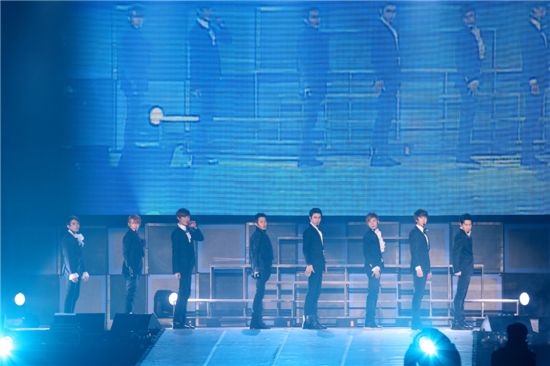 Korean idols Super Junior at their Super Show 3 in Taiwan on March 11, 2011. [SM Entertainment]