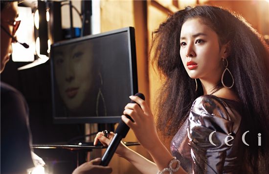 한혜린, 뷰티 화보서 팔색조 매력 뽐내