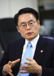 김재수 차관 "농협개편, 지주사가 연합회 보다 합리적"