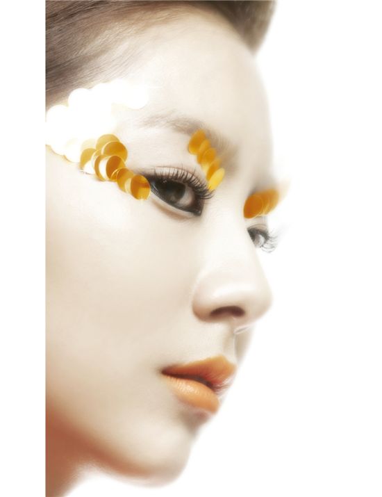 가희-유이, 도발적인 '봄의 여신'으로 변신 