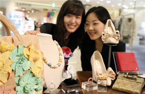 [포토]"구두랑 똑같네" 정교한 초콜릿 작품