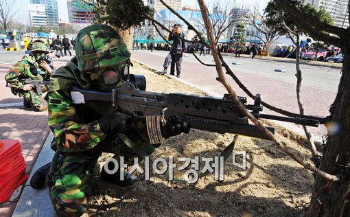 [포토] 경계근무서는 특수대원들