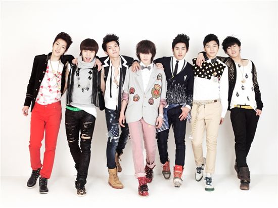 Korean idols INFINITE [Woollim Entertainment]