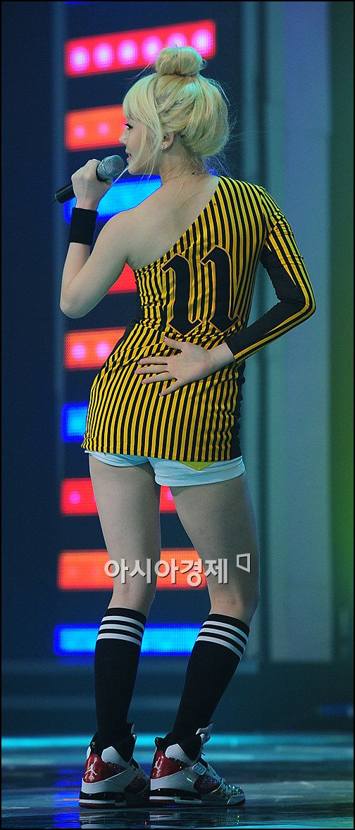 [포토]걸스데이 유라, 숨막히는 뒤태