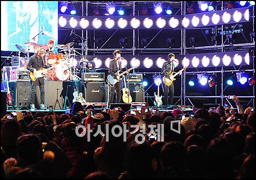 [PHOTO] CNBLUE performs at new album showcase