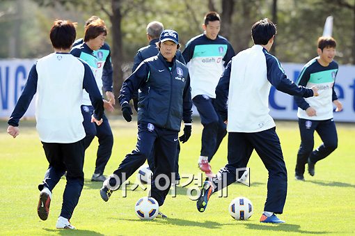 조광래호, 박주영 원톱 출격..이근호-이청용 좌우 날개