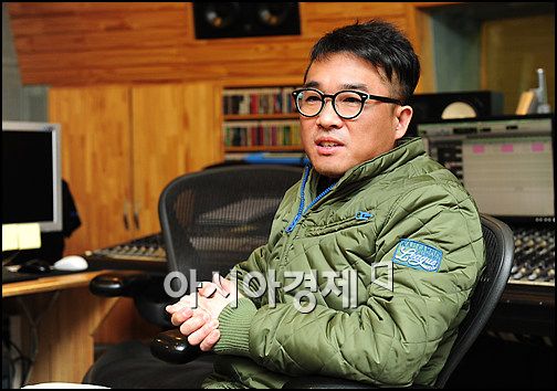 [포토]김건모 '나가수 논란, 그래도 웃습니다'