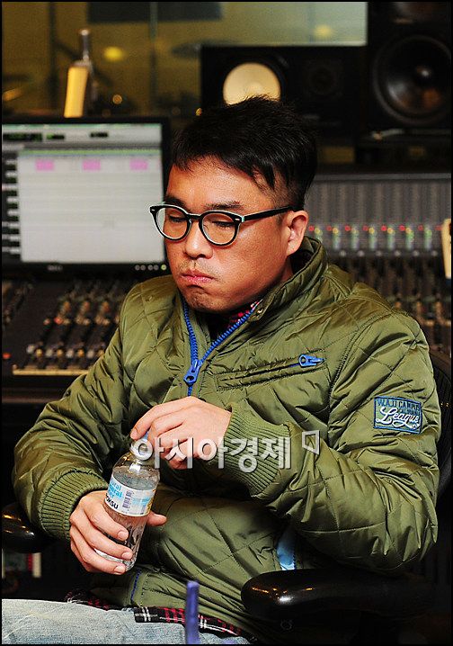 [포토]물마시는 김건모, '나가수' 논란에 "목타네"