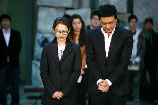 박유천·이다해, '리플리' 성공 기원 고사서 다정한 모습 '눈길'