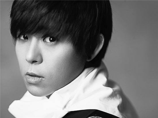 토니안, 댄스곡 'Thank U' 선공개..쌈디 지원사격 