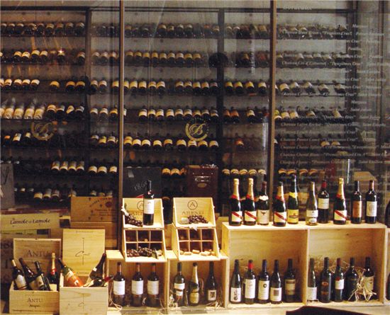 유비쿼터스 기술로 구현한 와인 인식기를 개발해 매출 상승효과를 본 이탈리아 레스토랑 보나베띠. 
