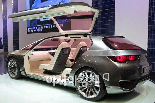 [포토] 냘렵한 스바루의 투어러