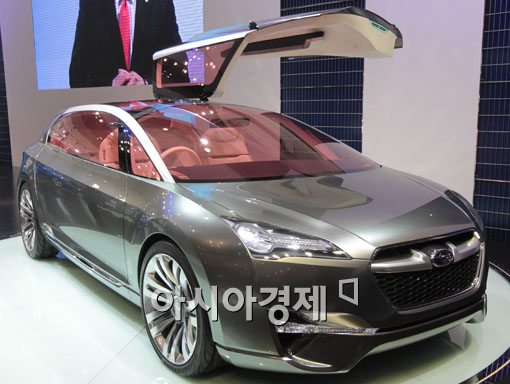 [포토] 냘렵한 스바루의 투어러