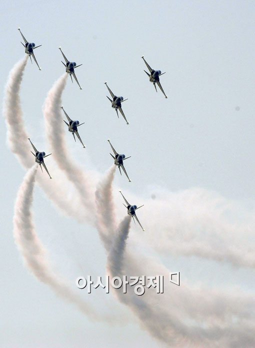 [포토] 하늘을 수놓는 고난이도 퍼포먼스