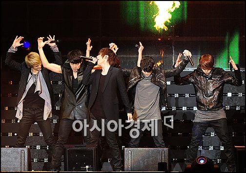 [포토]비스트, 불도 이기는 열정