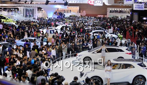 서울모터쇼, '인산인해' 일요일 하루 18만5000명 방문