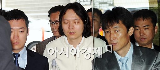 [포토]신정환, 수척해진 모습으로