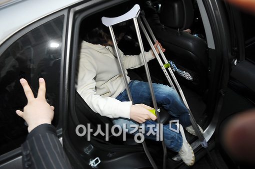 [포토]힘겨운 몸 가누는 신정환