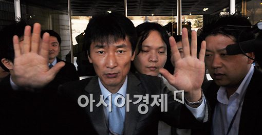[포토]'질문은 받지 않겠습니다'