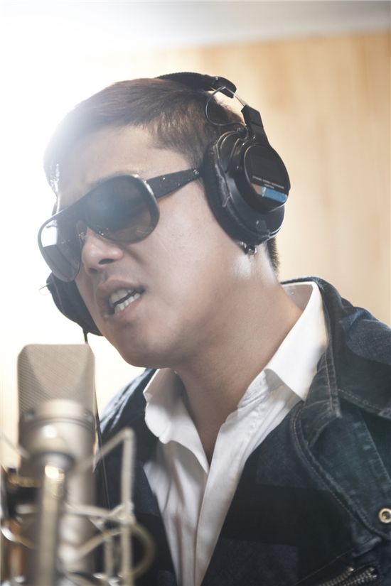 원투 송호범, 연예기획사 설립 후 솔로활동 "팀 해체 아냐" 