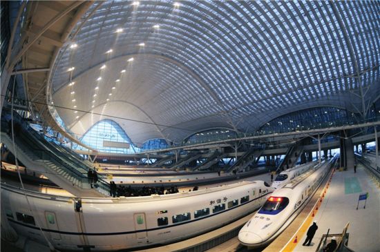세계에서 가장 빠른 중국 우광고속철도(사진=연합).