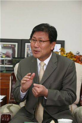 [총장님의 책 18편]"스포츠에 열광하라, 삶을 사랑할 수 있게 된다"